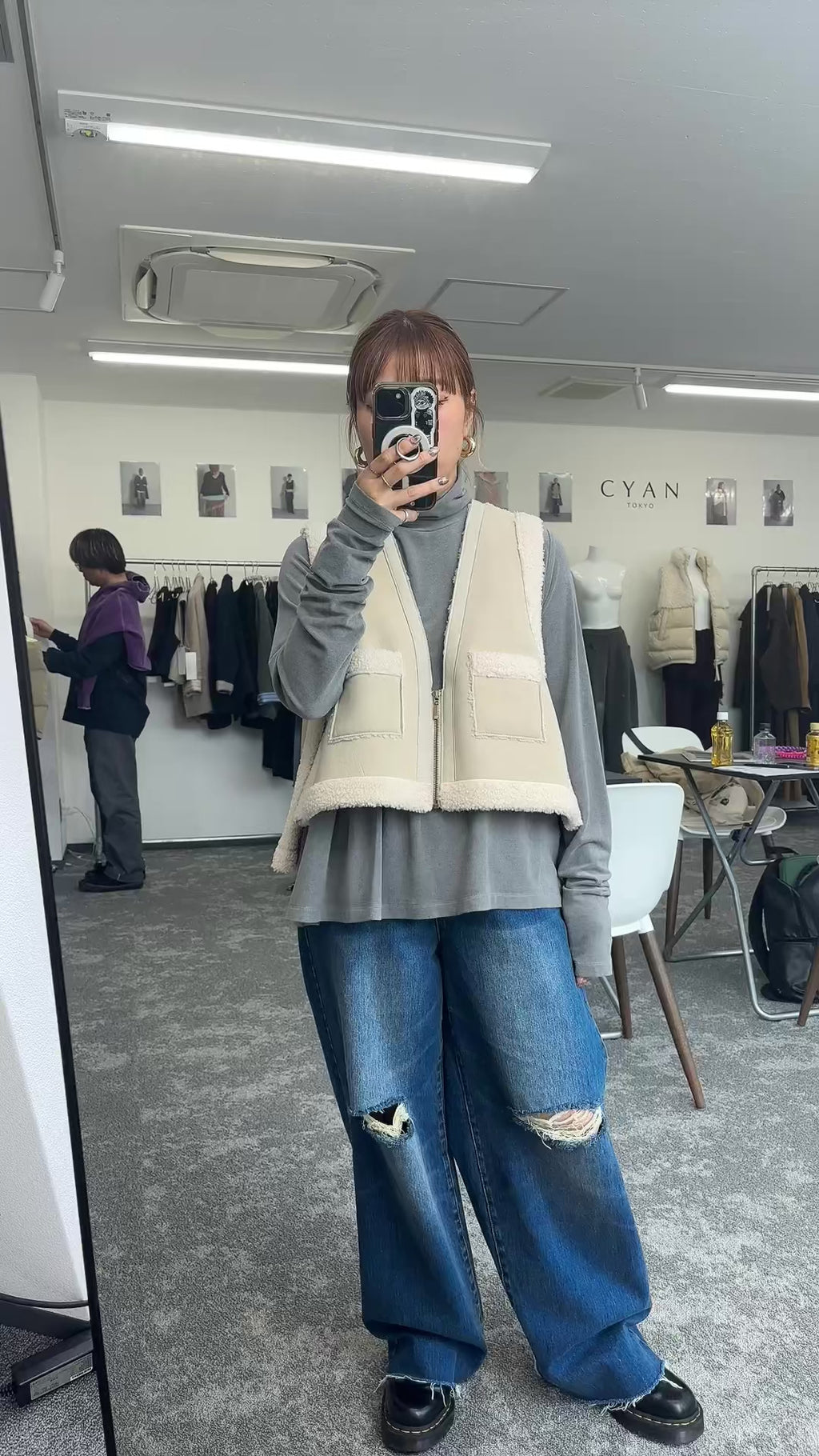 【予約⚡︎販売】バックオーバームートンベスト／604499／CYAN tokyo／2026 AW#1