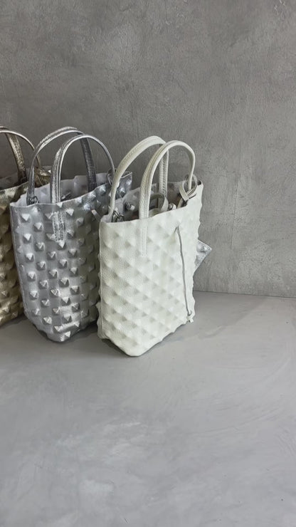 スタッズエンボスバッグ（モノトーン）／イタリア・フィレンツェのレザーバッグ